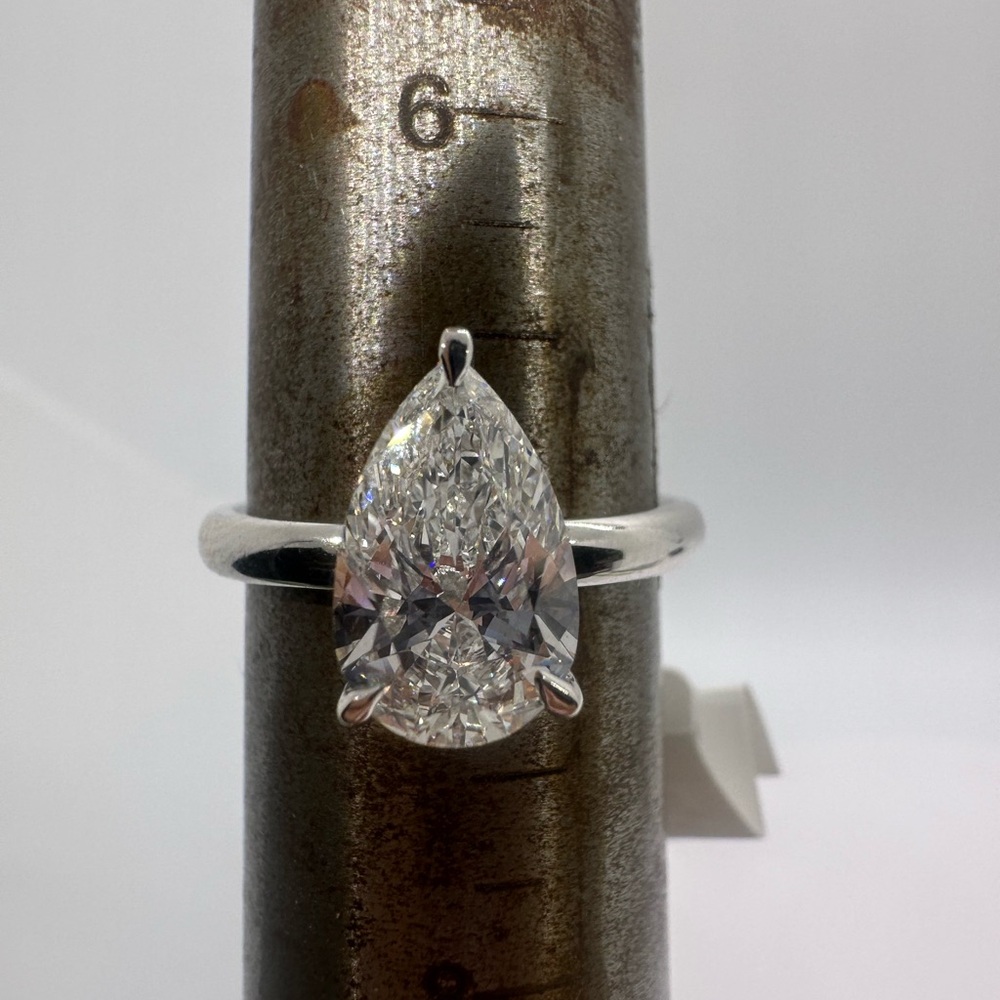 2.04 carat e vs1 pear lab diamond solitaire engagement ring pavé